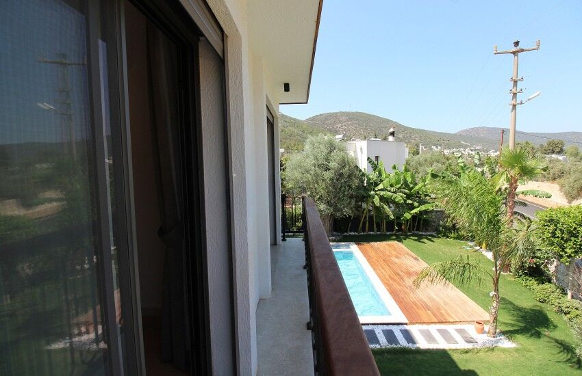 Stylish detached house with private pool, garden, and balcony in Bodrum.