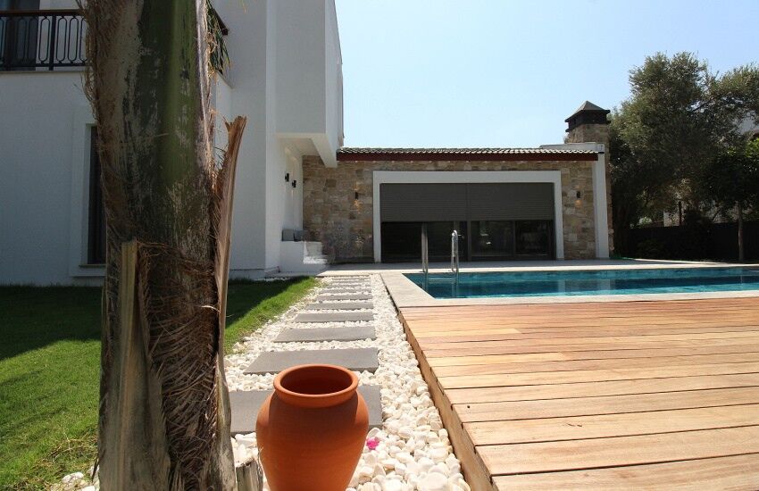 Elegant detached house featuring a private pool and lush garden in Bodrum. Perfect for luxurious liv.