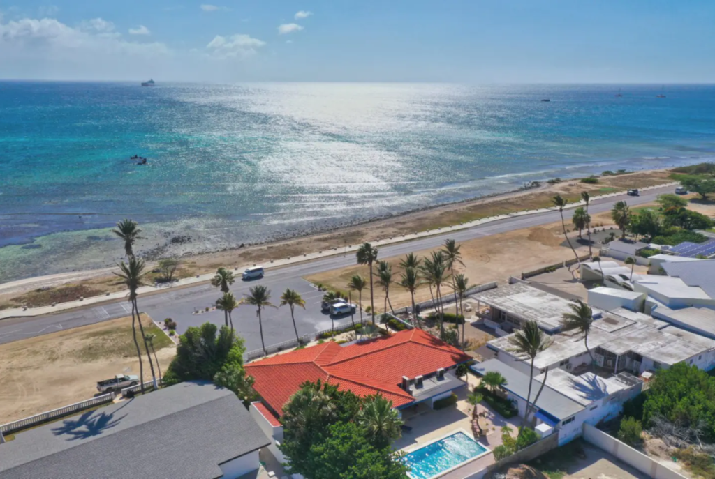 Malmok – 6-Bedroom Beachfront Elegance with Pool and Fine Artisan Touches 1 b3905e05 74ab 423f 9bc3 4e717d819076 1 1170x785 1