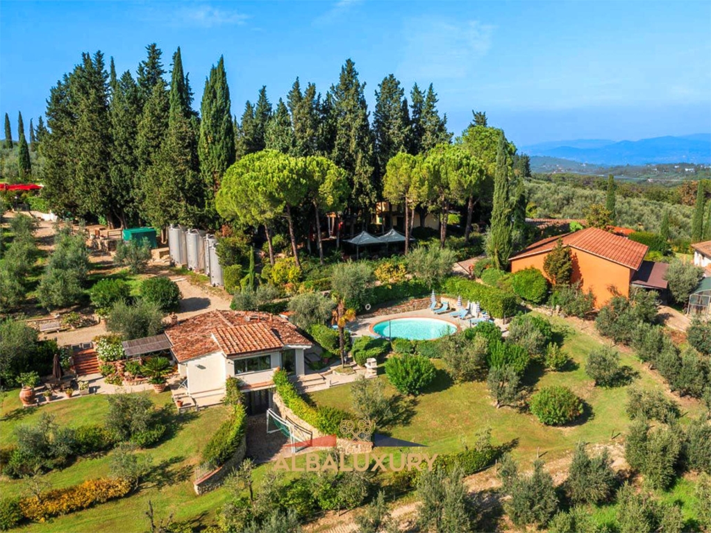 Luxury Farmhouse in Chianti for Sale 1 imm 119719 20241023215932 1920 1 8