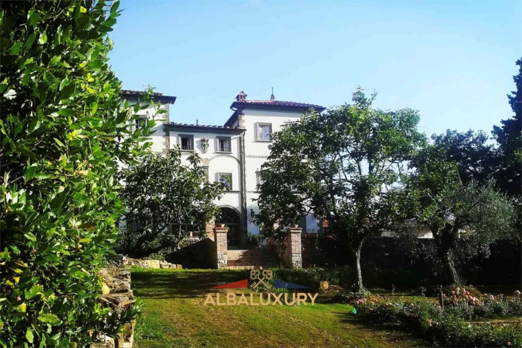 Charming historic villa with vineyard in Chianti 1 imm 127684 20250123140015 1920 1 12