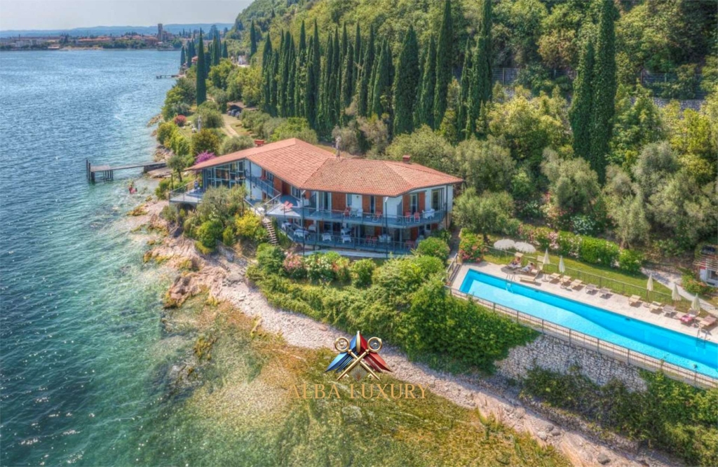 Villa Pieds Dans L'eau on Lake Garda 1 imm 129934 20250205224652 1920 1 4