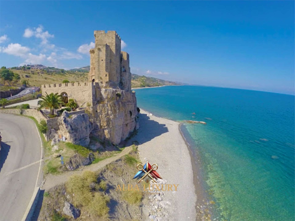 Majestic castle by the sea 1 imm 130599 20250208201608 1920 1 5