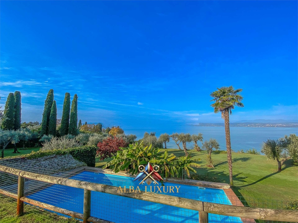 Imperial villa in the centre of the lake 1 imm 130643 20250210111426 1920