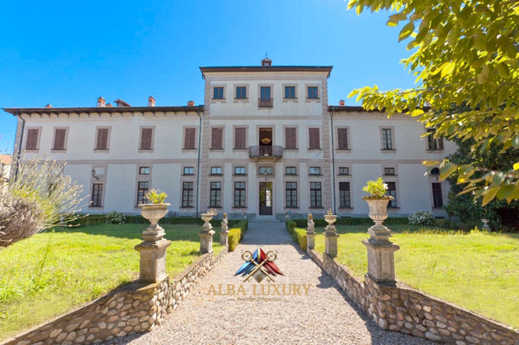 Elegant Baroque villa on the outskirts of Milan 1 imm 132728 20250305221950 1801 1 5