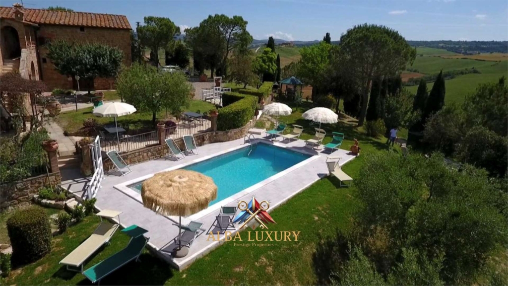 Beautiful farmhouse with a view of Val d'Orcia 1 imm 132966 20250308211910 1920 1 8
