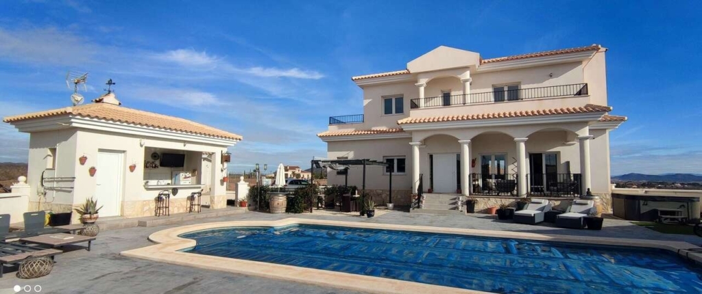 Luxury 4 Bed Villa For Sale in Pinoso, Costa Blanca 1 00 6 1