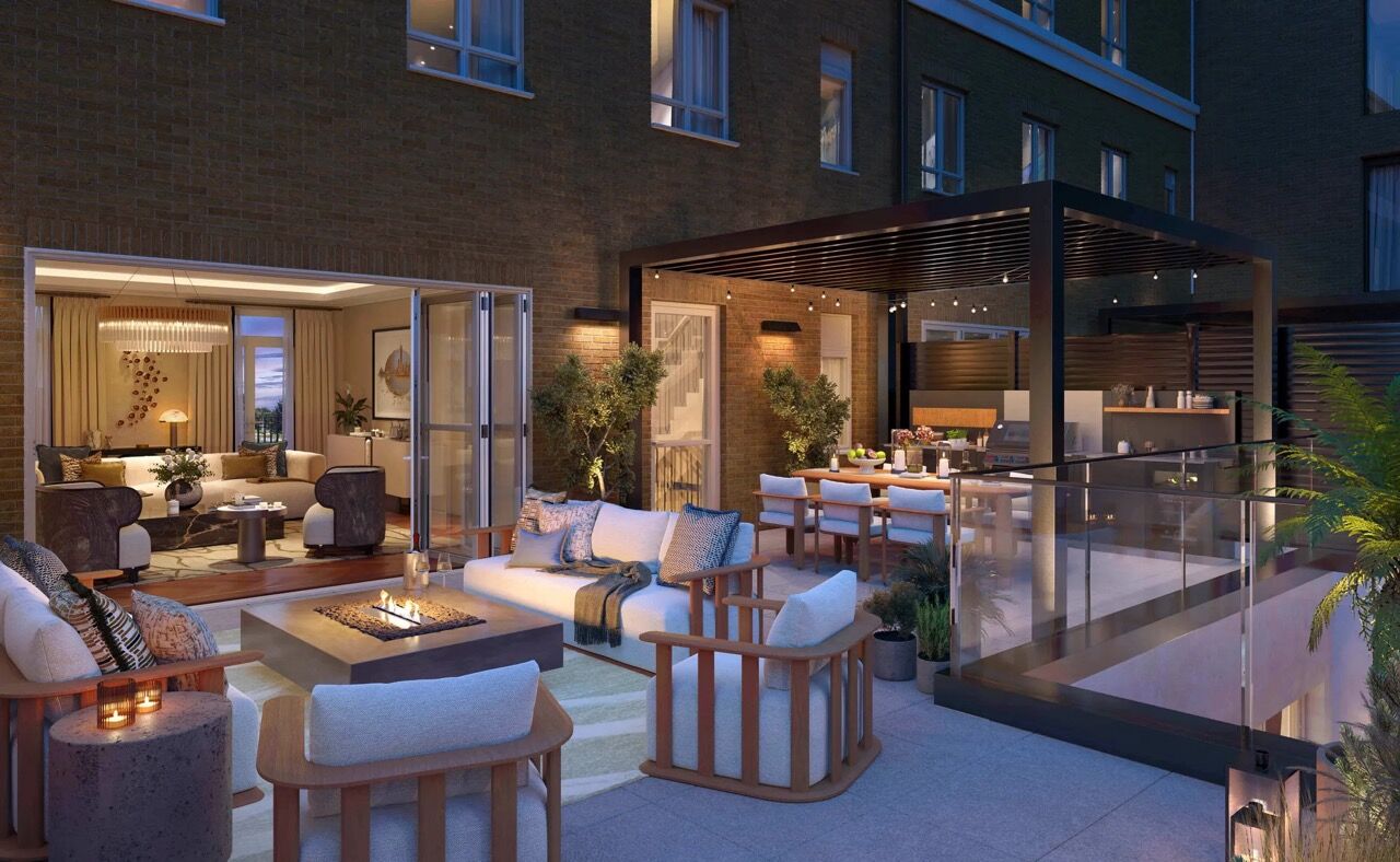 Elegant townhouses in Fulham offering stunning riverside views and modern outdoor living spaces. Per.