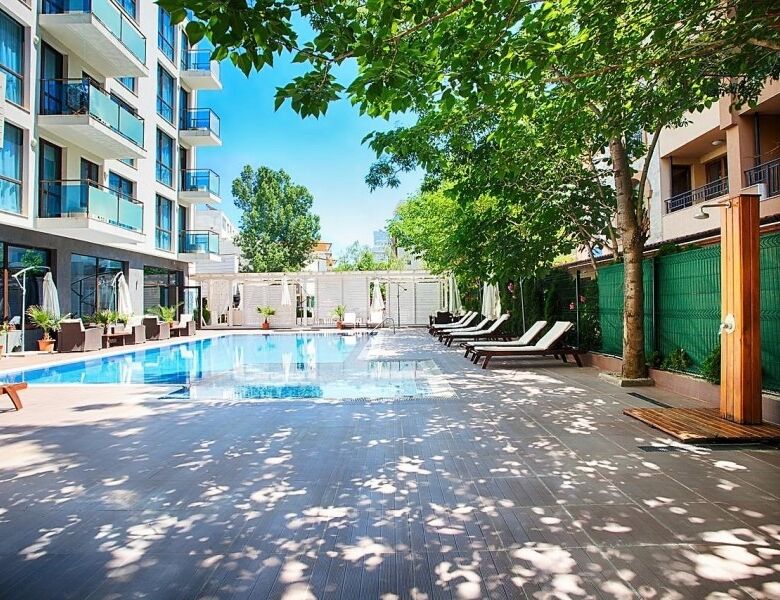 Pool area at Sun Gate, Sunny Beach, close to the sea.