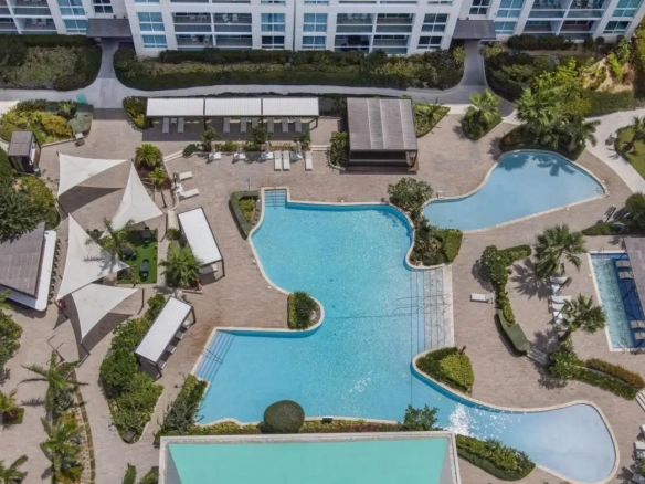 Palm Beach Walk to Beach Luxury 2 Bedroom Condo Just Where You Want To Be 650000 24 1170x785.jpg