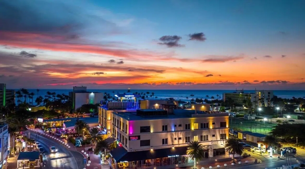 Palm Beach Commercial Space for Rent 1 The Cove Condominium 101 Palm Beach Exterior 1280x650 1 1170x650.jpg