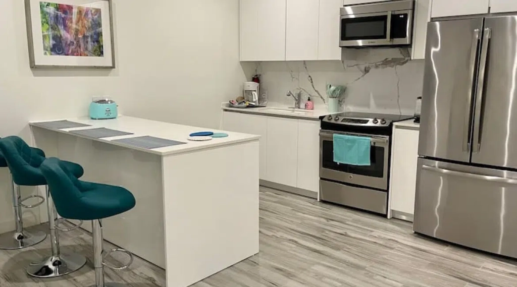 Palm Beach – Luxurious 2-Bedrooms Condominium ONLY 2 UNITS LEFT!! 1 Unit 102 8 1280x650 2 1170x650.jpg