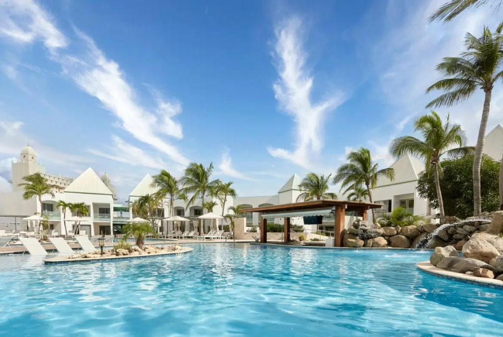 Marriott Courtyard Studio for Sale with All the Amenaties of the Hotel 1 auacy pool 4715 hor clsc 1170x785.jpg
