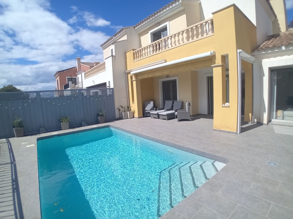 Algorfa 1 445c1be9466eee3affde xlarge
