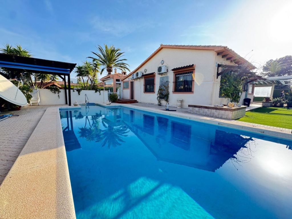 Cabo Roig 1 7729f9e2612daa8318bf xlarge