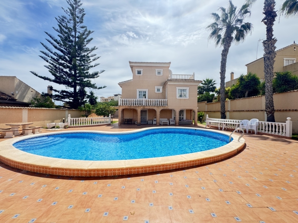 La Zenia 1 806a555845dc8bdf86fa xlarge