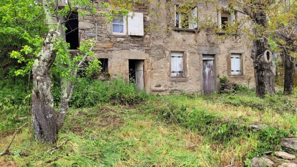 Pretty Small Stone House To Renovate With A Potential Of 80 M2 Of Living Space And 2 Gardens. 1 COU59000EA 1110x623 1
