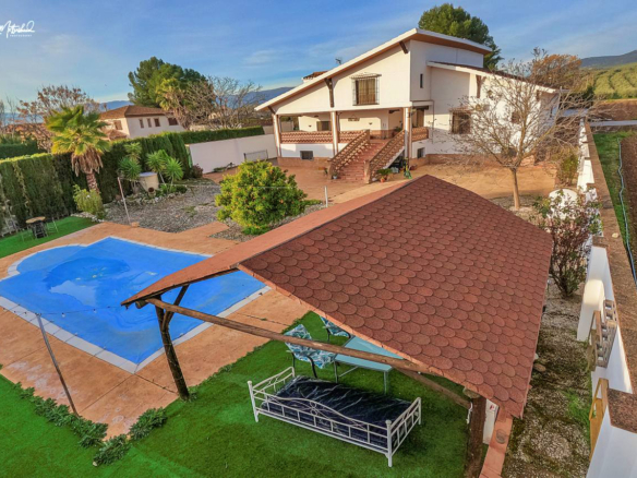 Detached 5 bed villa with pool garden. Granada region 1 xlarge