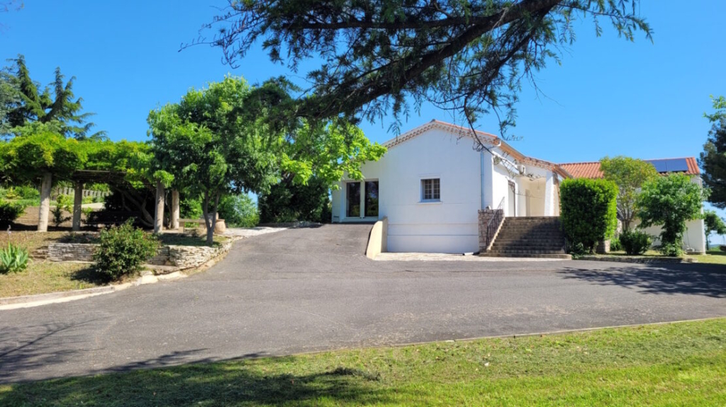 Charming Renovated Villa With Independent Studio And Rental Potential, 5990 M2 Of Land With Swimming Pool. 1 ROU494500EA 1110x623 1