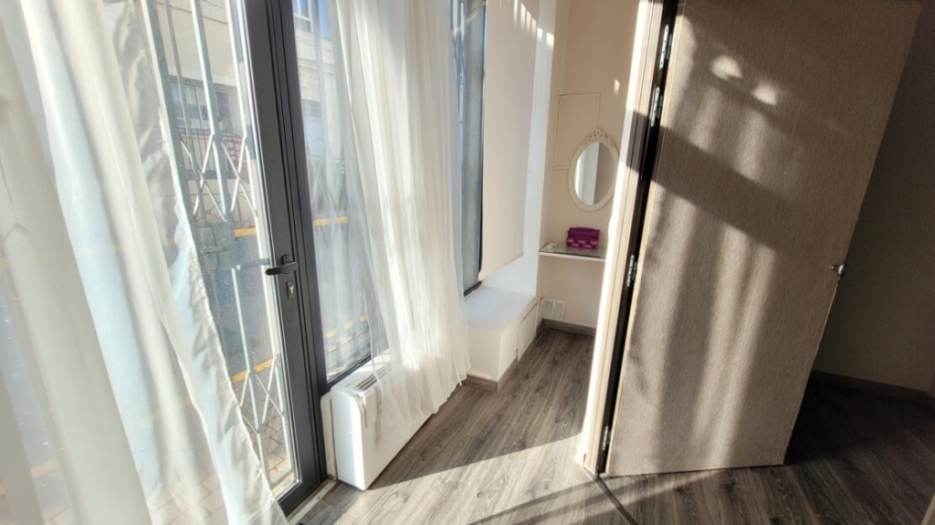 Excellent Visibility For This Commercial Premises With Shop Window Located In The Center Of The Village. 1 SGF35000ER 1110x623 1