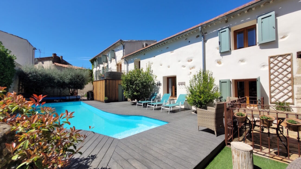 Charming Renovated Stone Building With 260 M2 Of Living Space, Landscaped Courtyard And Heated Swimming Pool. A Jewel In The Heart Of A Sought-After Village. 1 SGF649000EA 1110x623 1