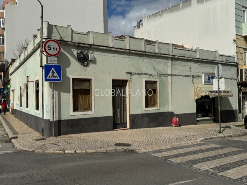 Portimao 1 b610edcd36841deb5d70 xlarge