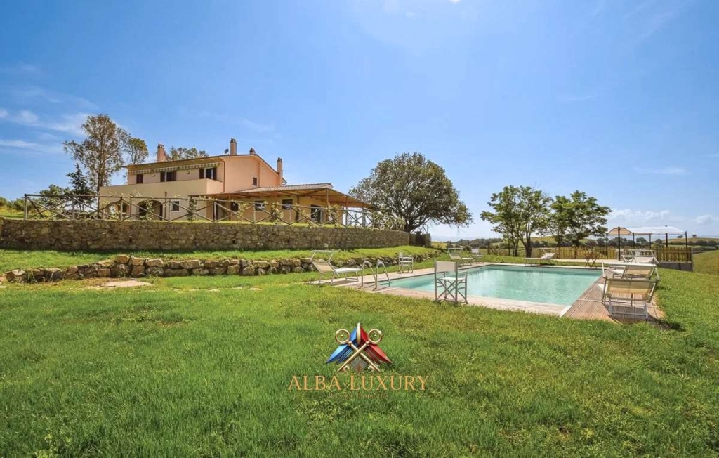 Tuscan Villa with Olive Grove and Tourism Potentia 1 imm 138731 20250429145159 1200