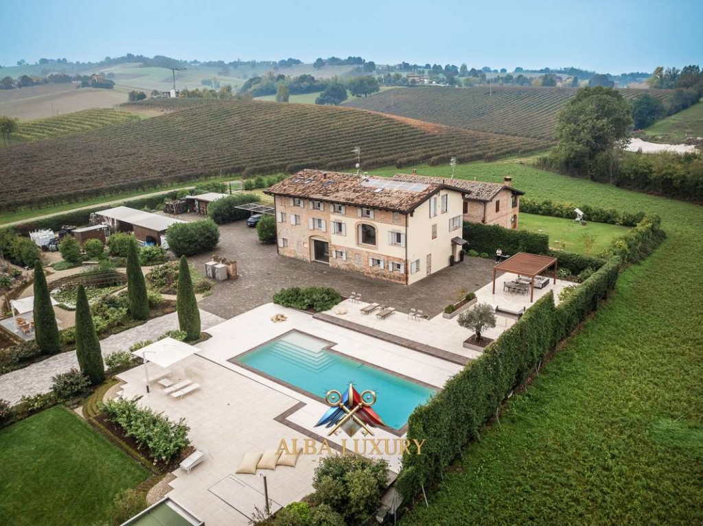 Splendid villa in the Modenese countryside 1 imm 139887 20250519223423 1068