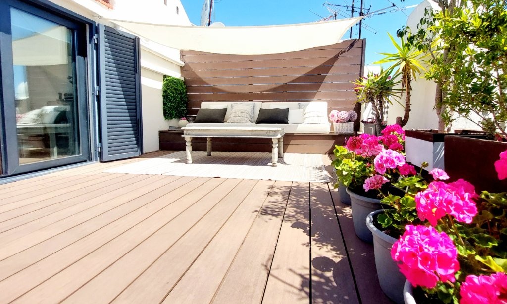 Luxury 1 Bed Penthouse For Sale in Barcelona 1 00