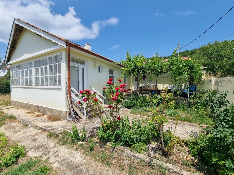 5 BED property with a swimming pool, in Goritsa village, 18 km from Sunny beach 1 3350 13 50brK