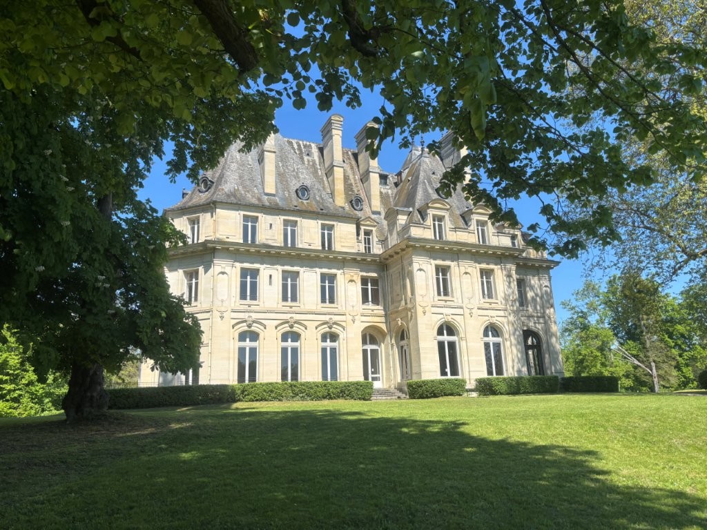 Château du Francport For Sale In Choisy-au-Bac 1 Image 1