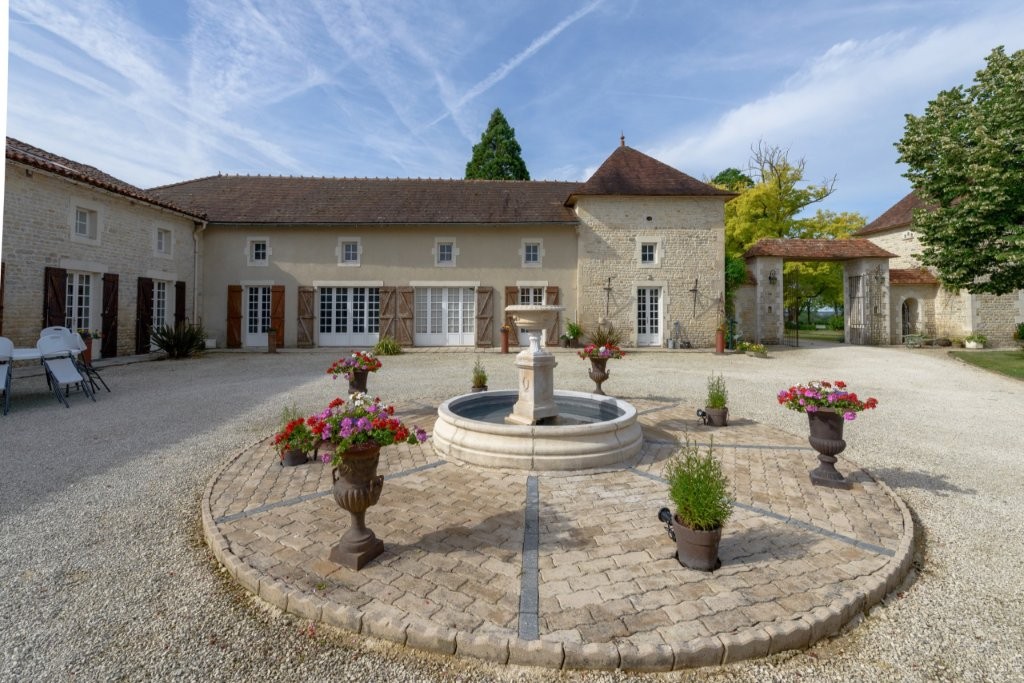 Luxury La Soliniere Estate & Gite Complex For Sale In Charente Deux Sevres 1 ROM2946