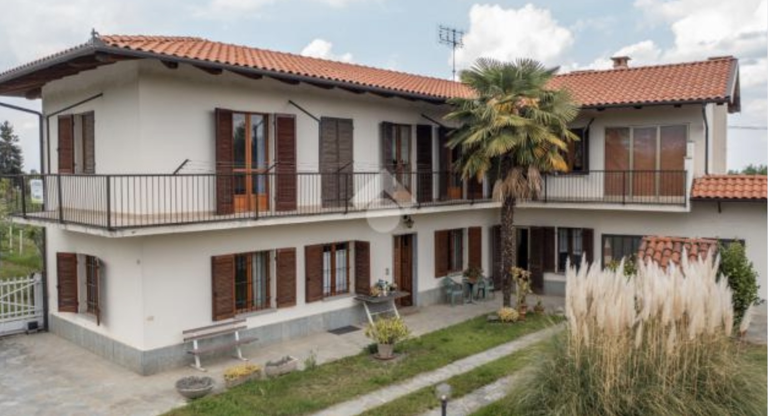 Excellent 8 Bed Villa for Sale In Verzuolo Cuneo 1 00 6