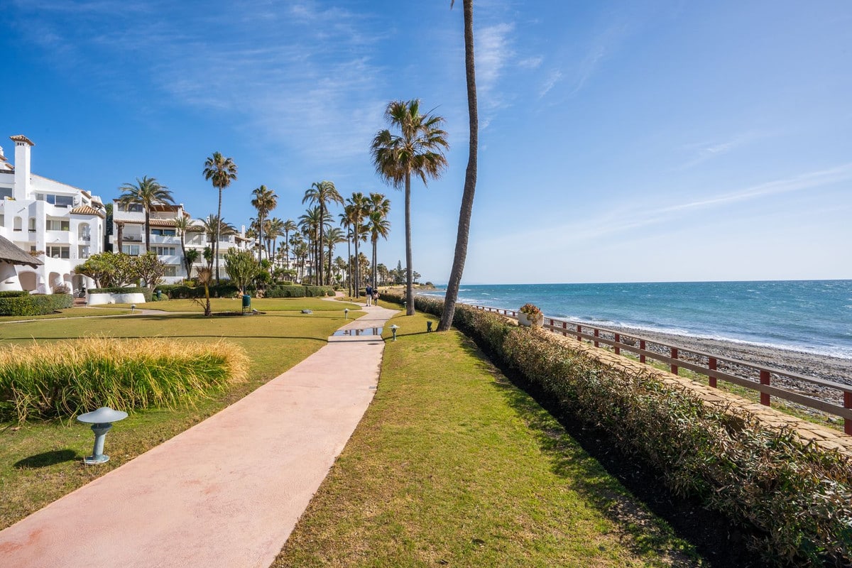 2 Bedrooms Apartment in Estepona 1 1 7980e48d732b6fc85c14b43b94d2aa54 1838