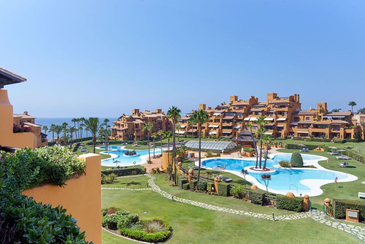 3 Bedrooms Apartment in Estepona 1 1 7980e48d732b6fc85c14b43b94d2aa54 2137