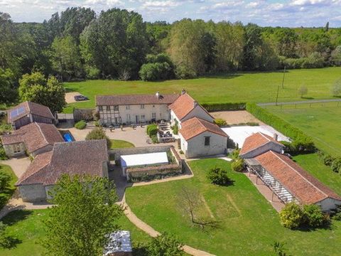 Gite complex (mainly groups). Manor house 315 m², 4 gîtes, 2 glamping tents, pool, 9.5ha 1 17 6256201 1370516127786688822