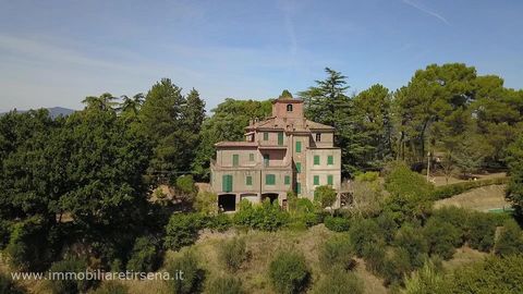 Antica villa padronale con giardino e piscina 1 17 8404614 1512353512291727377