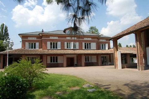 Immersa nel parco pregevole residenza di campagna 1 19 4476315 774727322276489731