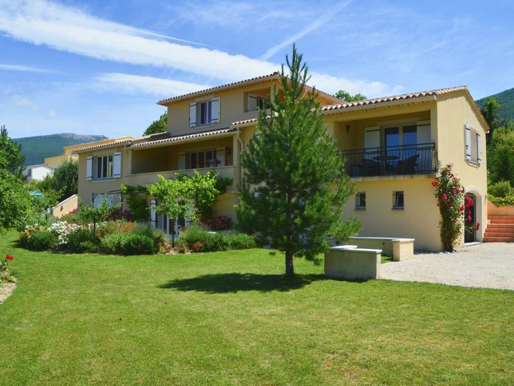 Luxury 3 Bed Villa For Sale In Montbrun-les-Bains 1 2 1