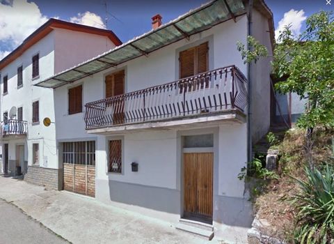 GU8724 - Detached house with land and brick outbuilding 1 2 3892473 104126559872153170