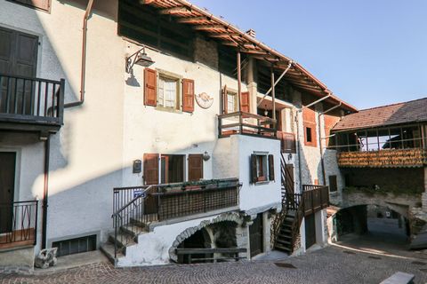 Rango, portion sky-land in the historic center of the country 1 2 7854834 215007457830305976
