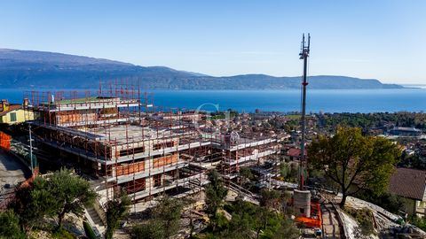 Prestigious Apartment with Stunning Lake View 1 20 5957902 1669339867363691520