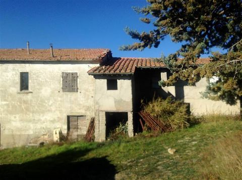 AZ14 - 140-hectare farm with farmhouse and outbuildings 1 27 3718918 248359946509086