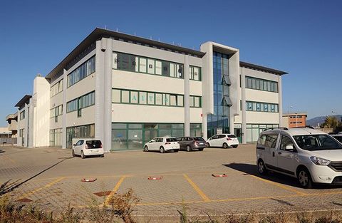 Large Office for Sale in Arezzo 1 3 7669751 308609134343916585