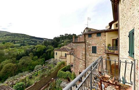 Dwelling in historic center with beautiful views - Cetona 1 30 147580 662999865282709376