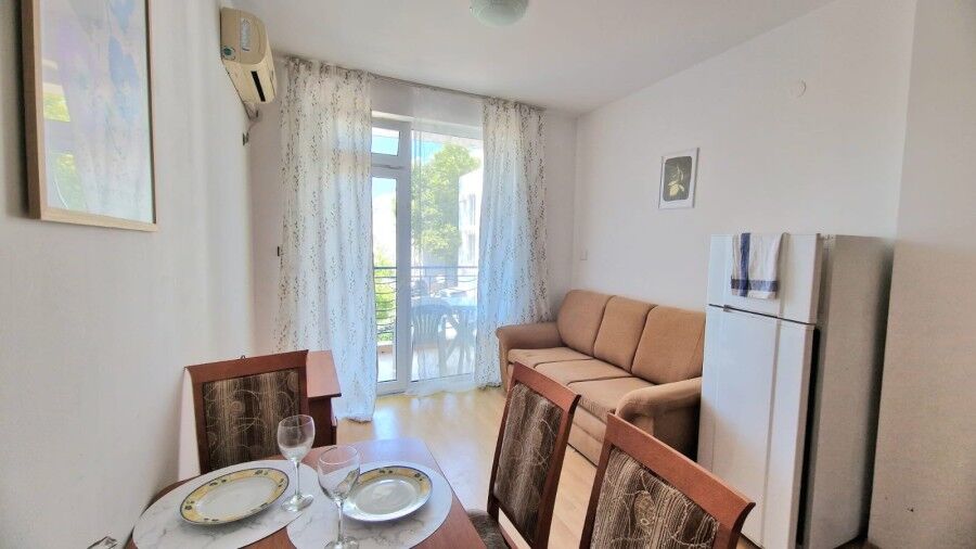 Bright 1-bedroom apartment with balcony, close to Sunny Beach and sea, perfect for relaxing holidays.