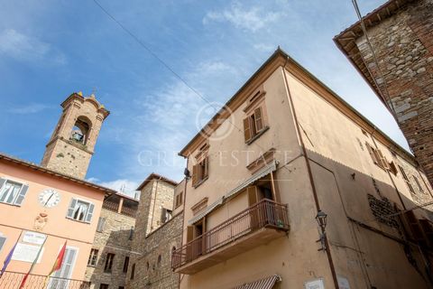 Il Balcone della Piazza 1 8 7756370 422146895829351975