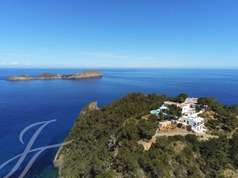 Ibiza, Santa Eularia private peninsula island, 3 villa's on 110.000m2 1 9 4211733 1434192127639896768