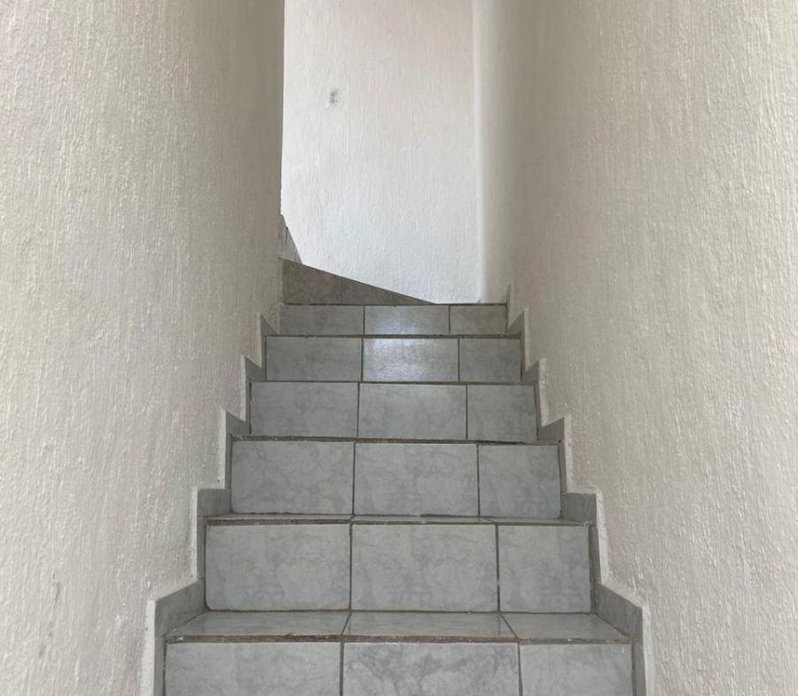 900