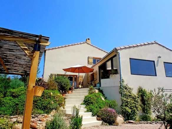 MON453600EBA 1110x623 1